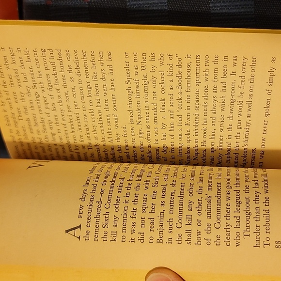 4 classics.  paperbacks. vintage. - Picture 8 of 11